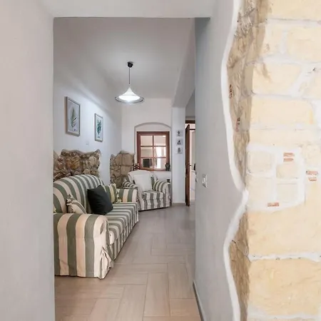 10min Da Bosa Marina - Con Giardino E Parcheggio *