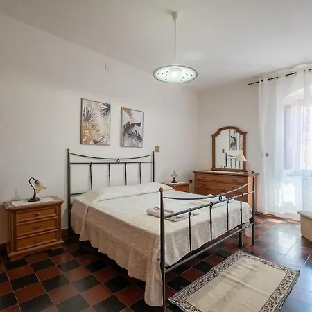 Apartamento 10min Da Bosa Marina - Con Giardino E Parcheggio