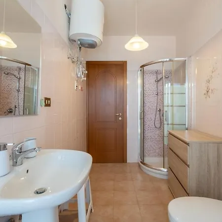 아파트 10min Da Bosa Marina - Con Giardino E Parcheggio 트레스누라게스