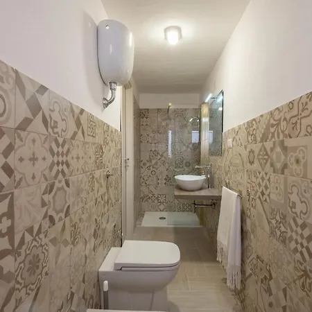 10min Da Bosa Marina - Con Giardino E Parcheggio *